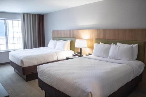Big Rapids Hotel | Country Inn & Suites by Radisson, Big Rapids, MI