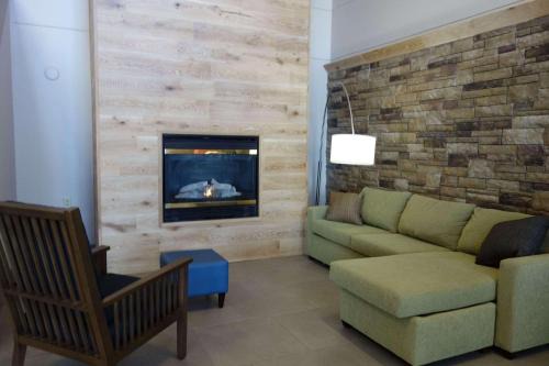 Mason City Hotel | Country Inn & Suites by Radisson, Mason City, IA