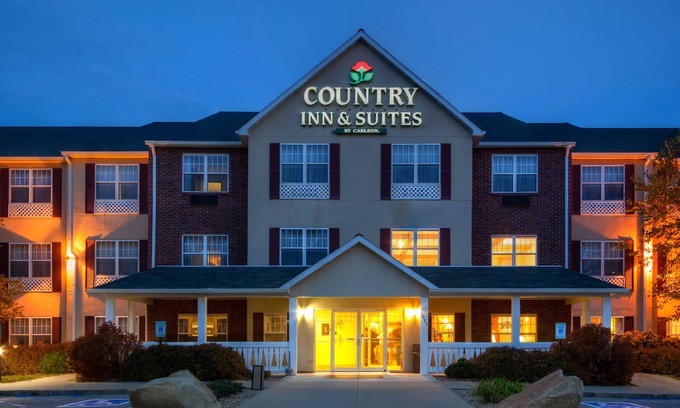 Mason City Hotel | Country Inn & Suites by Radisson, Mason City, IA