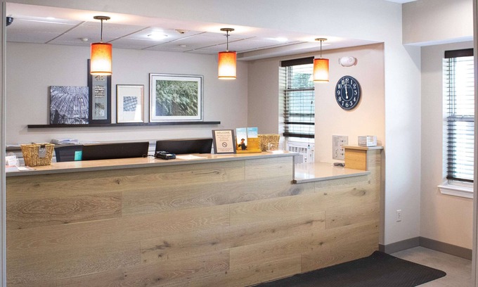 Carlisle Hotel | Country Inn & Suites by Radisson, Carlisle, PA