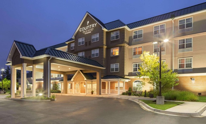 Rossville Hotel | Country Inn & Suites by Radisson, Baltimore North, MD