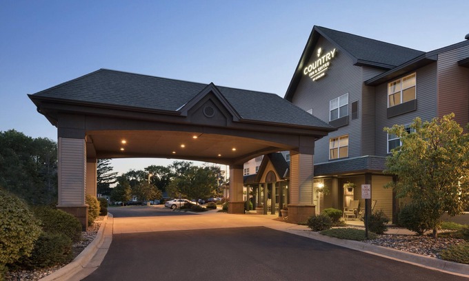 St. Cloud Hotel | Country Inn & Suites by Radisson, St. Cloud East, MN