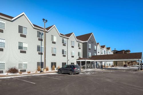 Watertown Hotel | Country Inn & Suites by Radisson, Watertown, SD
