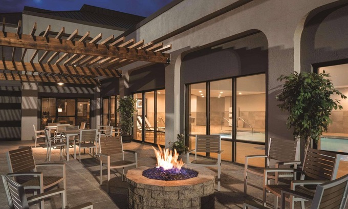 La Crosse Hotel | Country Inn & Suites by Radisson, La Crosse, WI