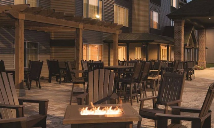 Mankato Hotel | Country Inn & Suites by Radisson, Mankato Hotel and Conference Center, MN