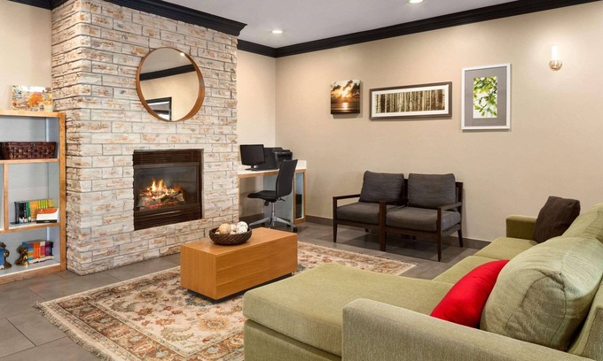 Manteno Hotel | Country Inn & Suites by Radisson, Manteno, IL