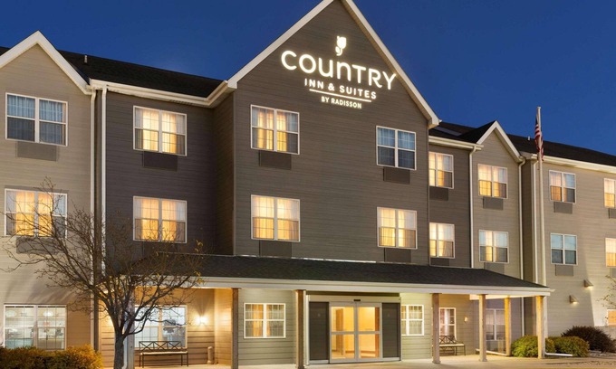 Kearney Hotel | Country Inn & Suites by Radisson, Kearney, NE