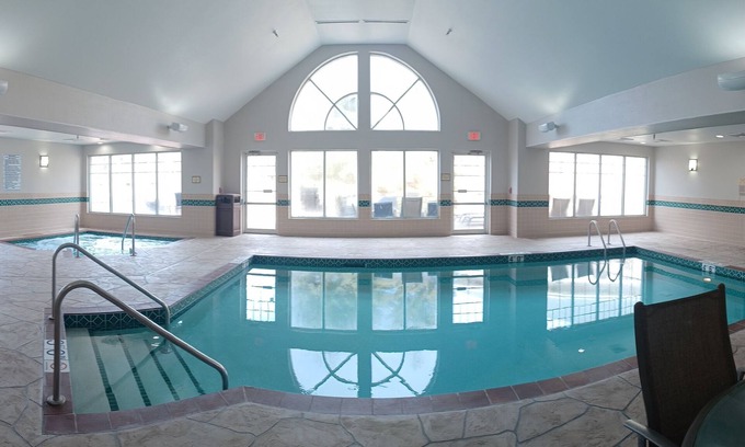 Monona Hotel | Country Inn & Suites by Radisson, Madison, WI