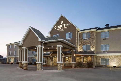 Topeka Hotel | Country Inn & Suites by Radisson, Topeka West, KS