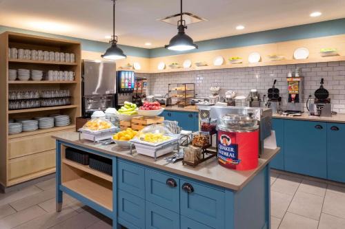 Fargo Hotel | Country Inn & Suites by Radisson, Fargo, ND