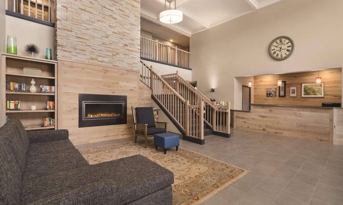 Detroit Lakes Hotel | Country Inn & Suites by Radisson, Detroit Lakes, MN