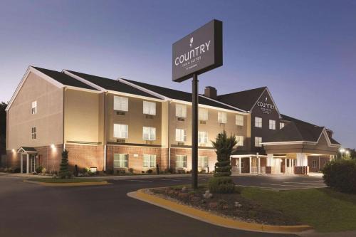 Capitol Heights Hotel | Country Inn & Suites by Radisson, Washington, DC East - Capitol Heights, MD