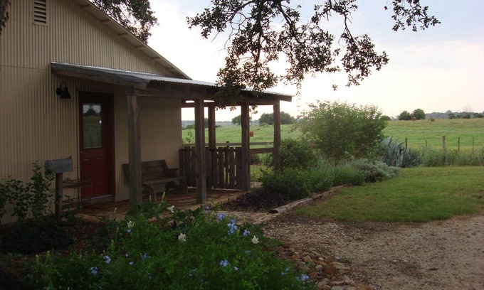 Seguin House | Country life just minutes from New Braunfels, San Marcos or Seguin.