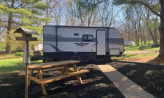 Villa Ridge House | Country Living RV near Six Flags!