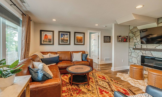 Menoken Other | Country Living with Modern Amenities and Hot Tub