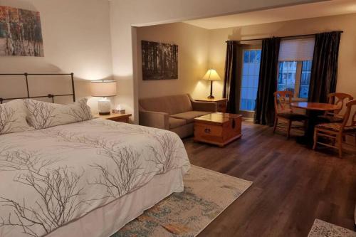 Oro-Medonte Apartment | Country Retreat Horseshoe Valley