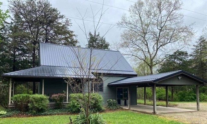Cynthiana House | Country- setting Cabin- near Longs Retreat