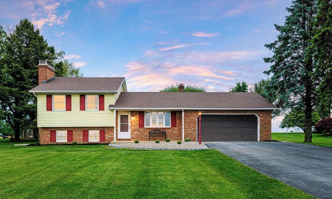 Ronks House | Country View Getaway