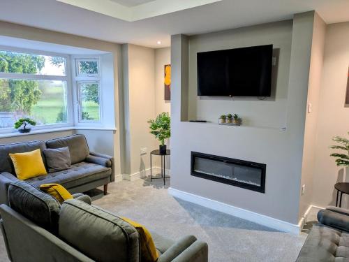 Amerton House | Countryside Gem, 3BR, parking, nr JCB Alton Towers
