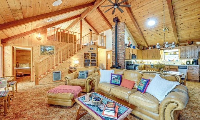 Badger Cabin | Countryside Views: Family-Friendly Badger Cabin