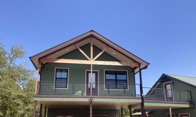 Elgin Cottage | County cottage with pickleball Perfect, if you like the outdoors
