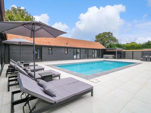 Irstead House | County Farm Barn