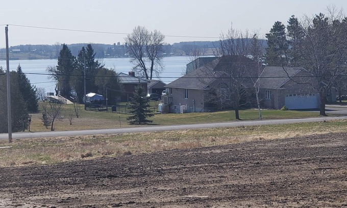 Greater Napanee House | County Hillside Lakeview Resort