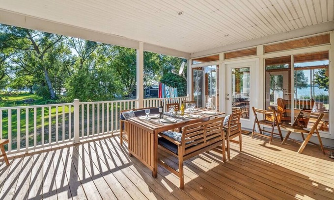 Milford House | County Lakehouse - The Perfect Spot in PEC