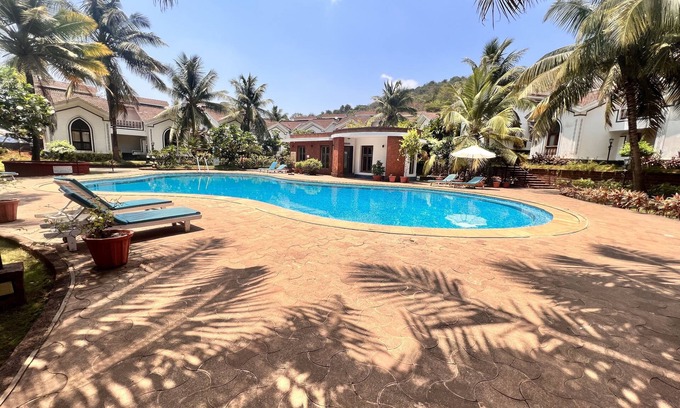Calangute Apartment | Couple Friendly 1BHK Apt w/Pool,Wifi,OTT near Baga, Calangute and Anjuna Beaches