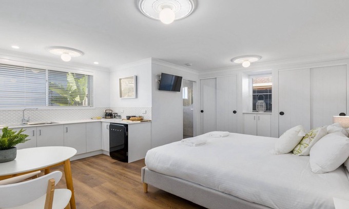 Sawtell House | Couples Dream, Pet Friendly, Corporate Stay