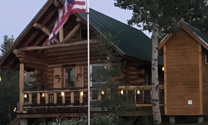 Kremmling Cabin | COUPLE’S GET-AWAY