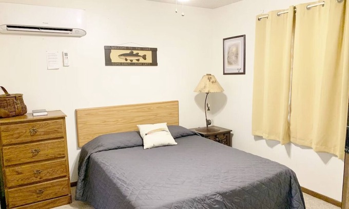 Cassville Cabin | Couples Retreat-Cabin 2