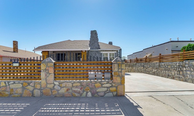 El Paso Apartment | Couples Retreat w/Grill Near El Paso Zoo!