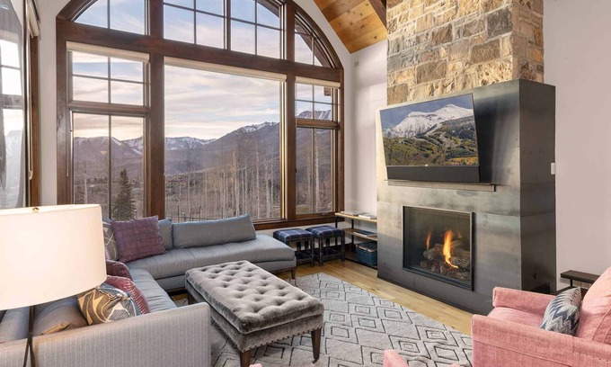 Mountain Village Condo | Courcheval Hideaway Luxe 4BD Villa in Mountain Village Core by Cuvée