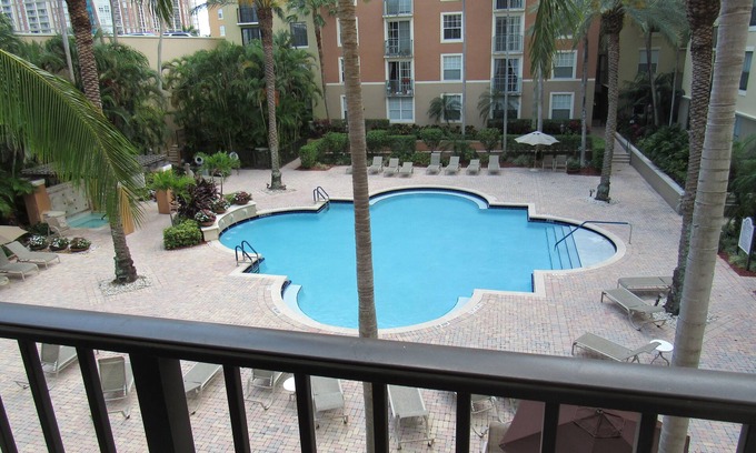 Downtown West Palm Beach Condo | Courtyard at Cityplace condo with beautiful pool view and 2 bedrooms 2 baths.