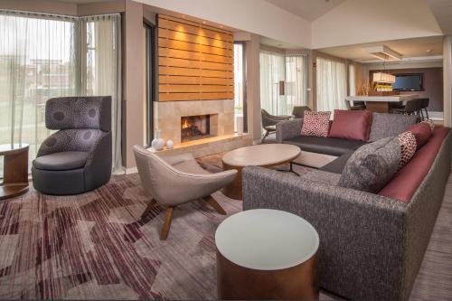 Linthicum Heights Hotel | Courtyard By Marriott Baltimore BWI Airport