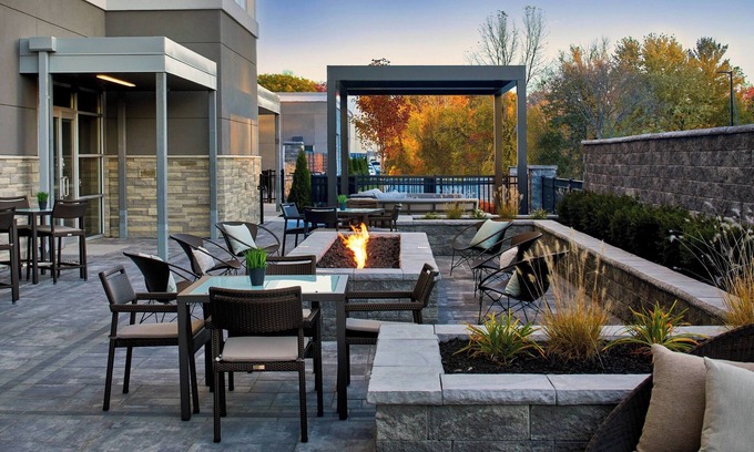 Newtonville Hotel | Courtyard by Marriott Albany Airport
