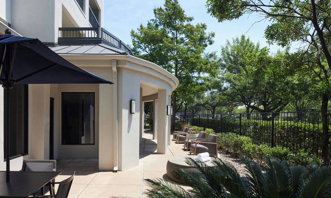 Franklin Park Hotel | Courtyard by Marriott Austin South