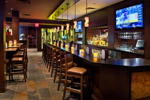 Fallsview Hotel | Courtyard by Marriott Niagara Falls