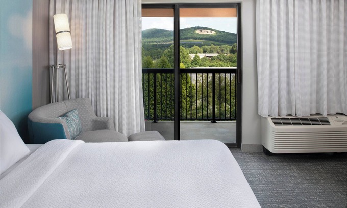 Lynchburg Hotel | Courtyard by Marriott Lynchburg