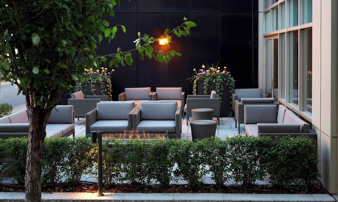 Saint-Laurent Hotel | Courtyard by Marriott Montreal Airport