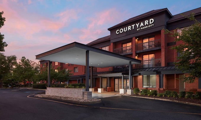 Newport News Hotel | Courtyard by Marriott Newport News Yorktown