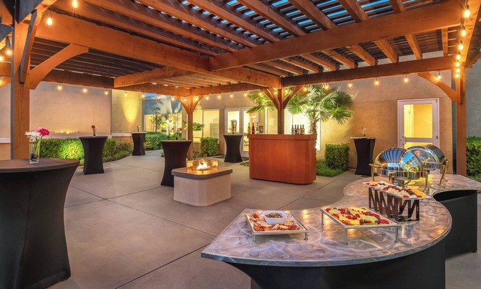 Sacramento Hotel | Courtyard by Marriott Sacramento Cal Expo