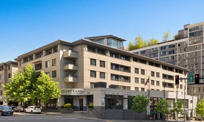 Northwest Bellevue Hotel | Courtyard by Marriott Seattle Bellevue/Downtown