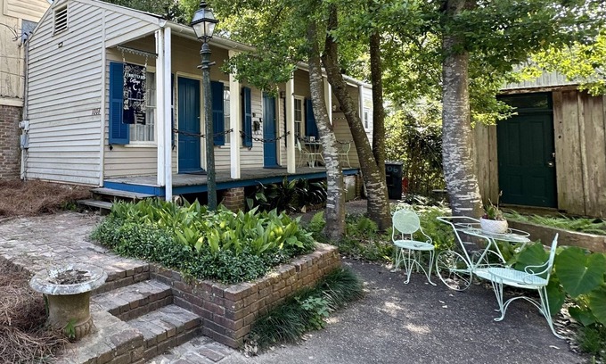 Vicksburg Cottage | Courtyard Cottage on Monroe