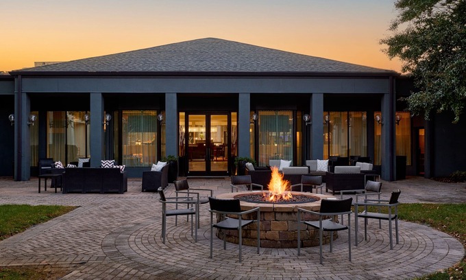 Fairfax Hotel | Courtyard Fairfax Fair Oaks