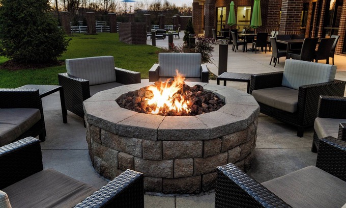Lake Arbor Hotel | Courtyard Largo Medical Center Drive