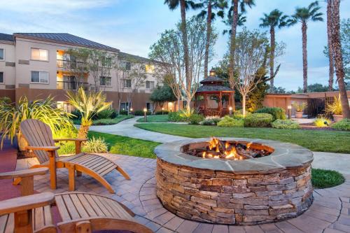 Milpitas Hotel | Courtyard Milpitas Silicon Valley