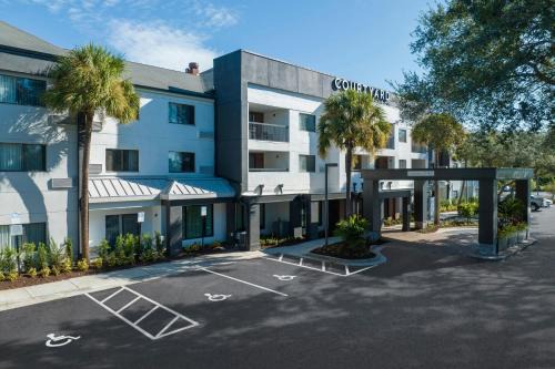 Bearss Plaza Hotel | Courtyard Tampa North/I-75 Fletcher