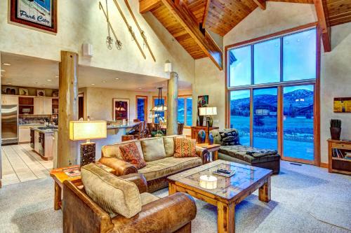 Park Meadows Apartment | Cove #2735